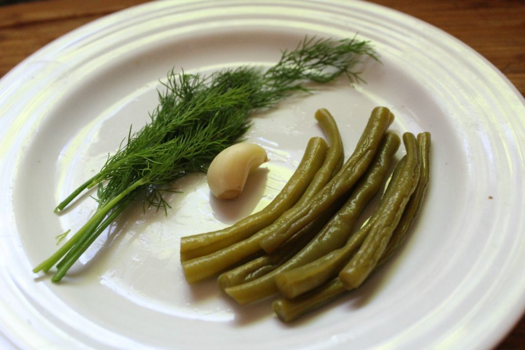 Pickled Dilly Beans (Dill Pickled Green Beans)