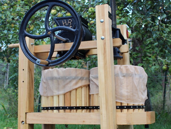 Using a Double Barrel Cider Press