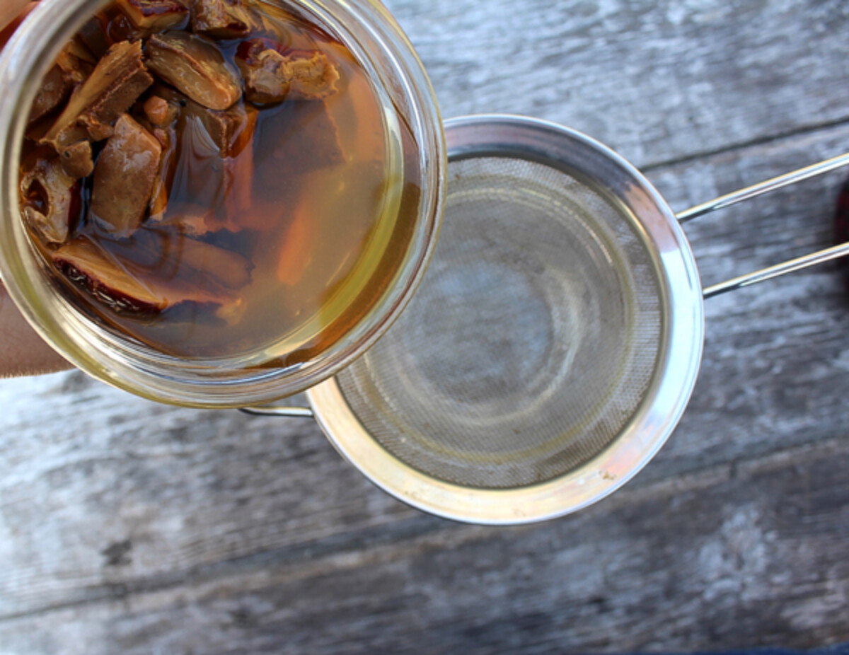 filtering a reishi mushroom tincture