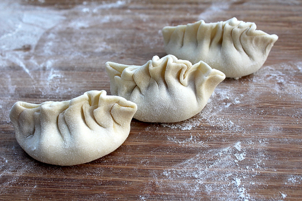 asian pork dumplings ready to cook