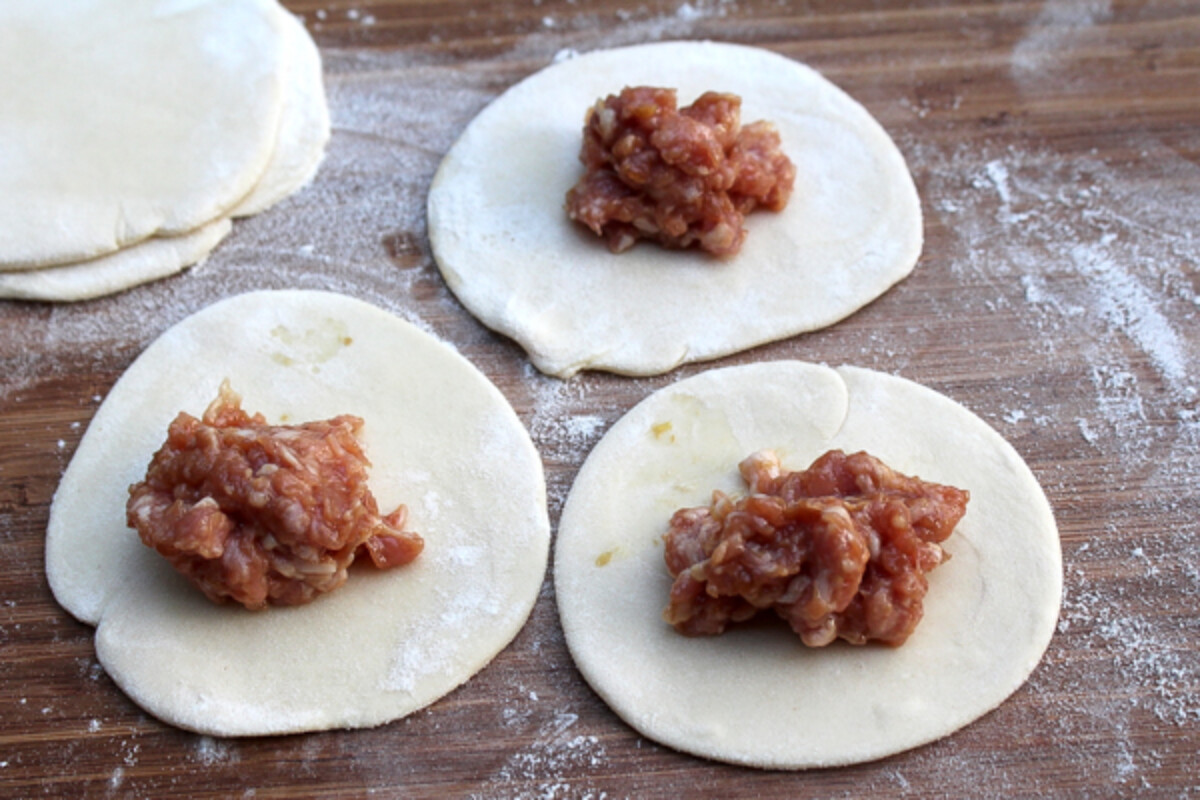 filling pork dumplings