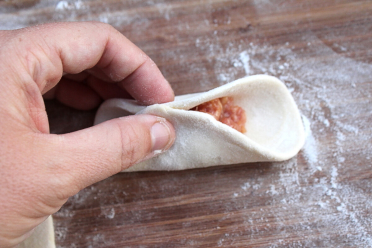 filling pork dumplings
