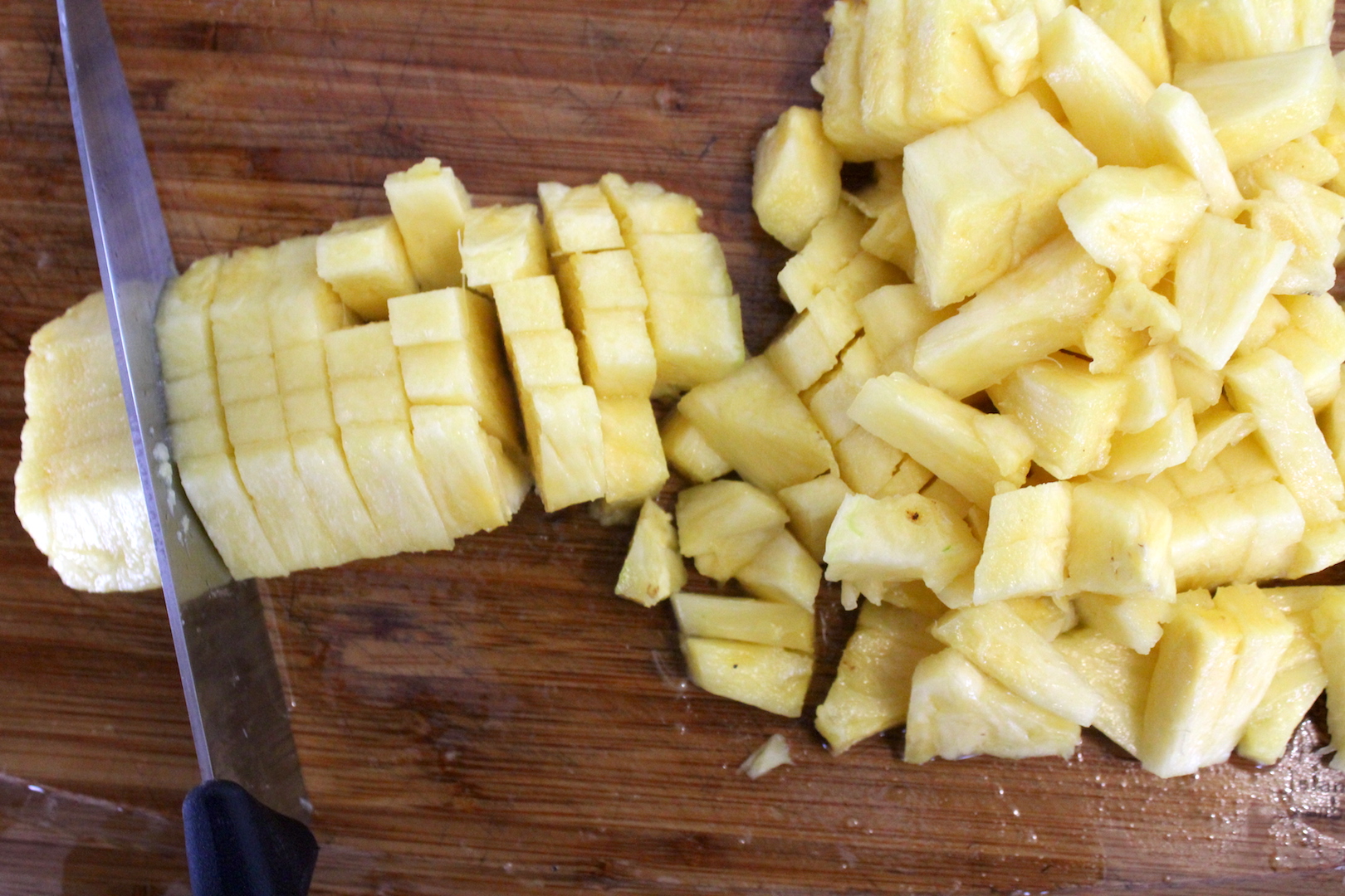How to Chop a Pineapple for Canning