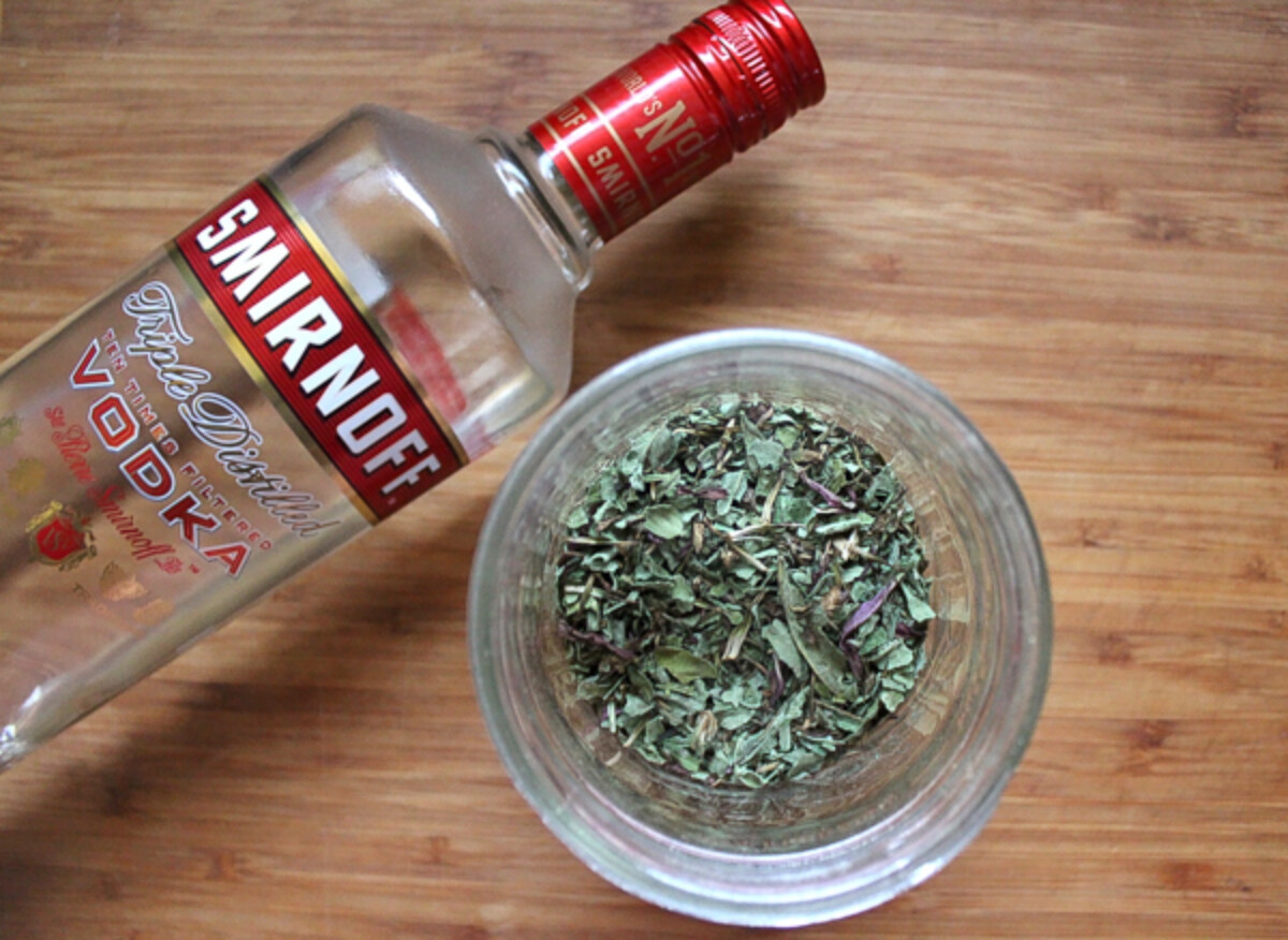 Homemade Echinacea Tincture with Echinacea and Vodka