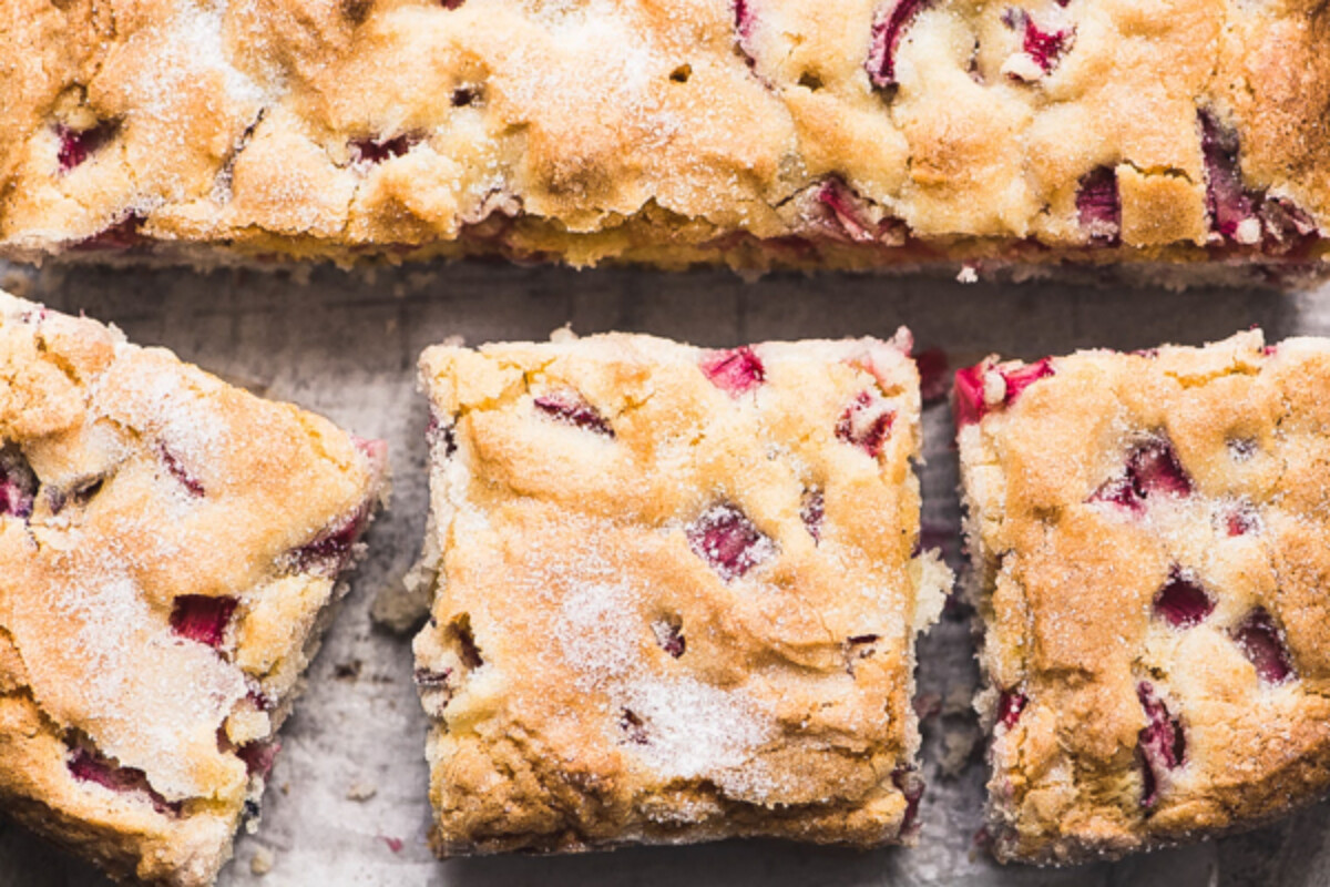 Rhubarb Breakfast Cake