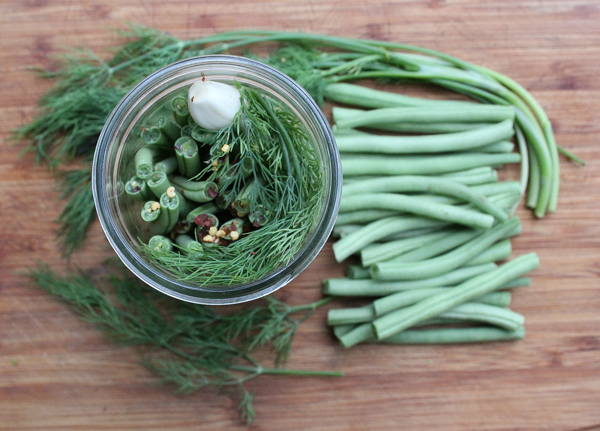 Pickled dilly beans