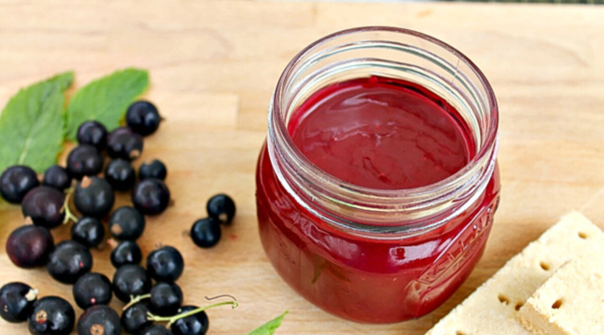 Easy Homemade Blackcurrant Curd from Baking Queen 74