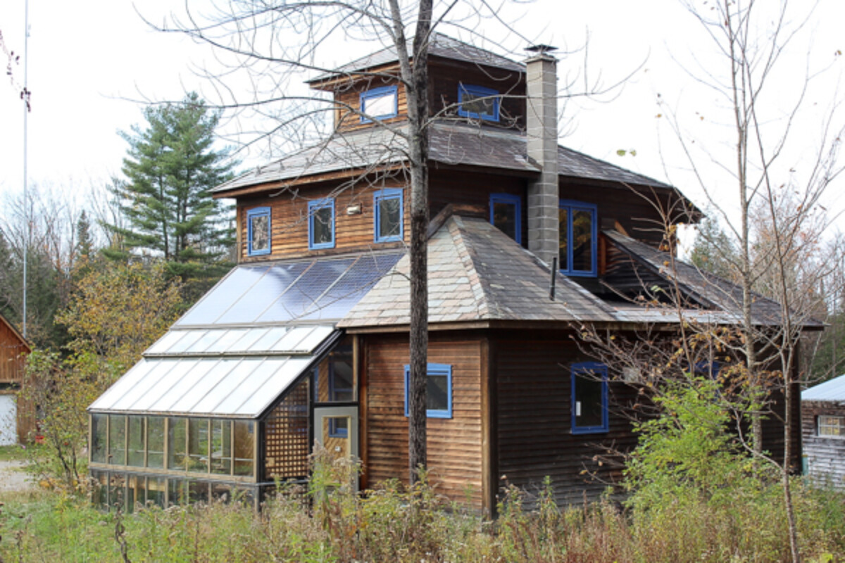 Off Grid Home From the Woods in Vermont