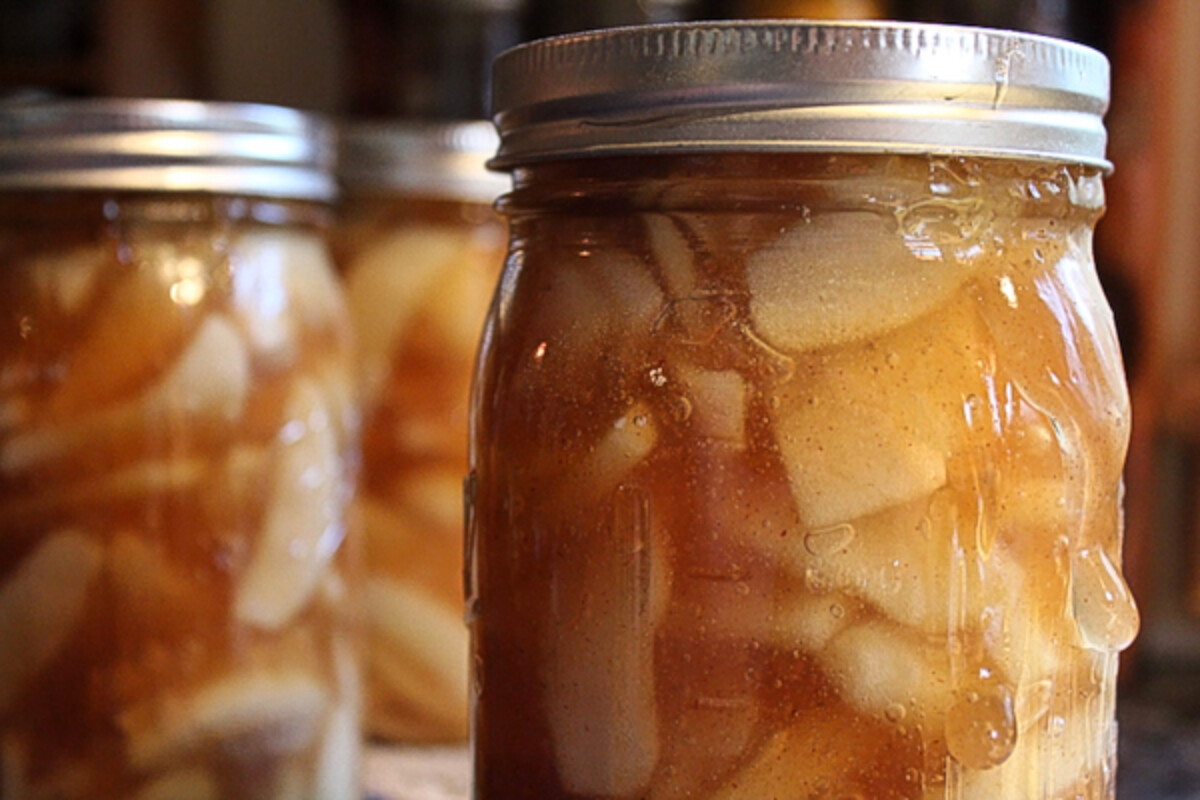 Sciphoning Apple Pie Filling ~ Leaking apple pie filling during canning