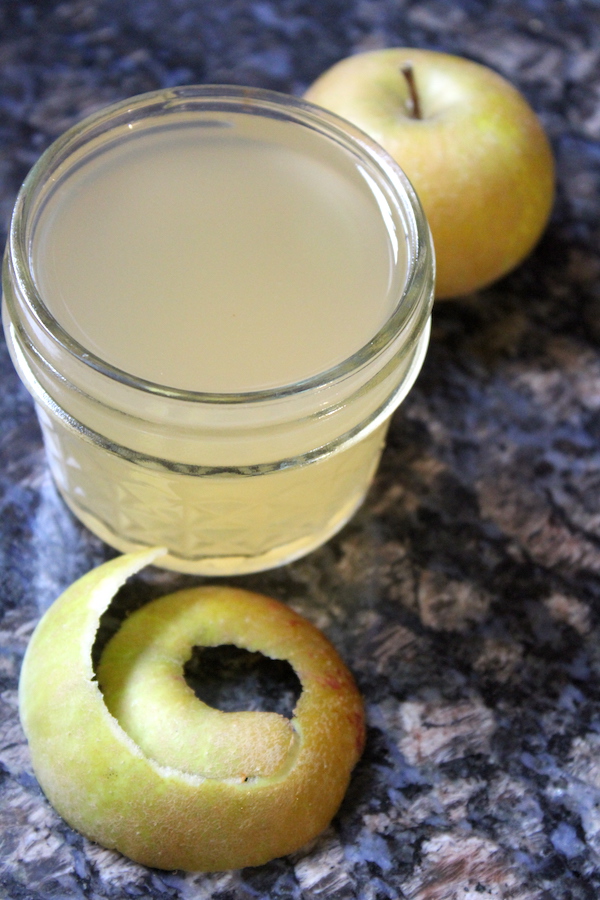Apple Scrap Vinegar ~ How to Make Vinegar from Apple Scraps