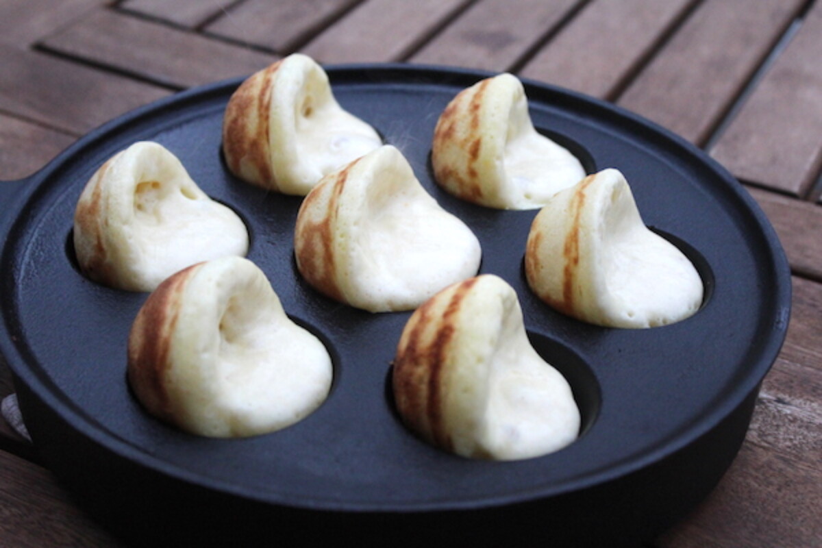 Turning Aebleskiver to cook all sides