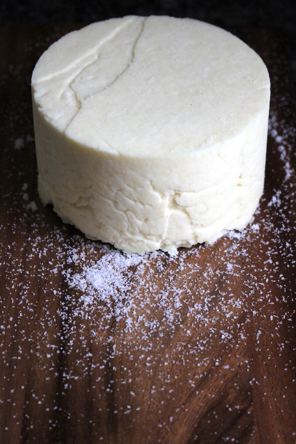 Homemade farmstead cheddar using an 18th century recipe