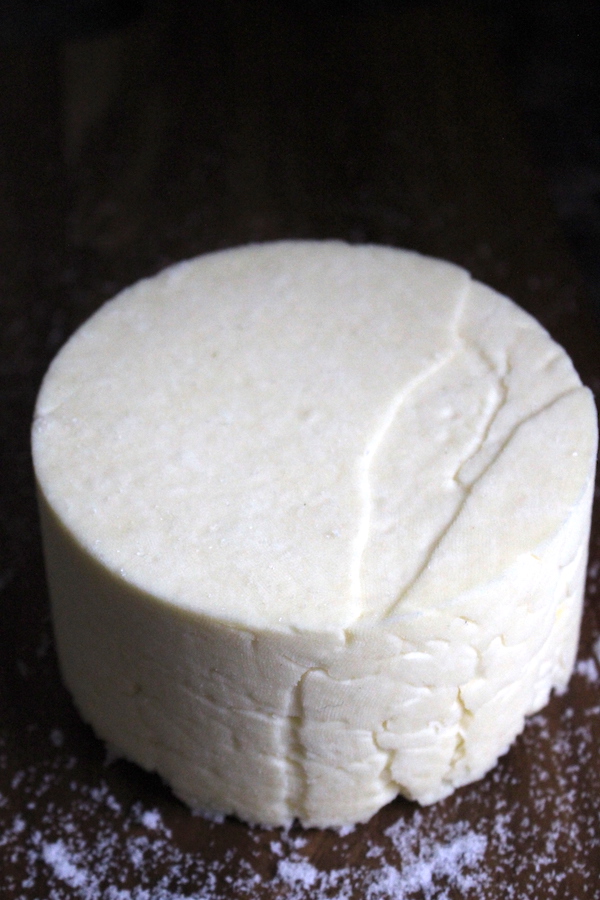 Homemade farmstead cheddar using a historical recipe from the 18th century