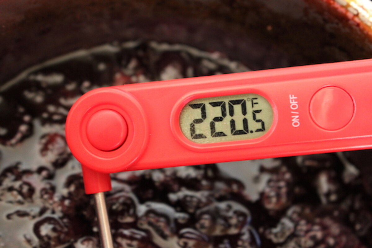 Grape Jam Reaching Gel Stage