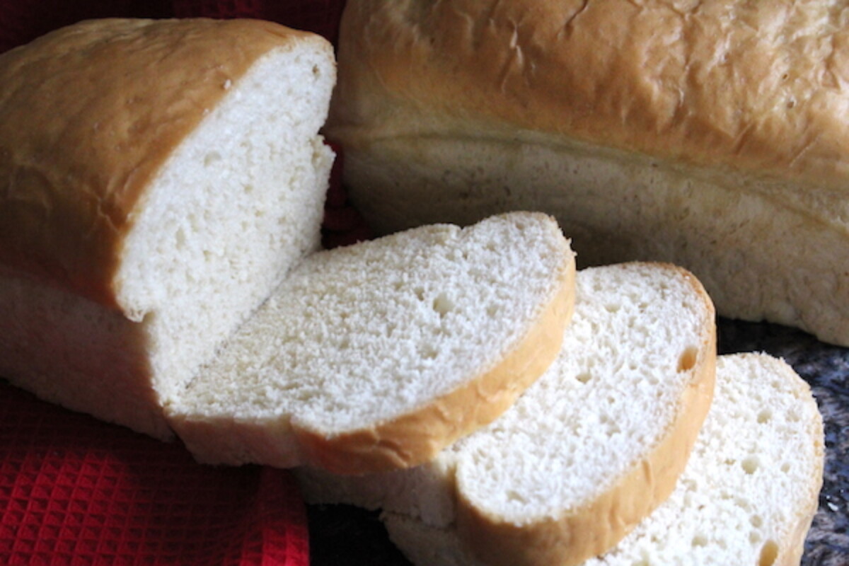 Homemade Amish White Bread Recipe (Amish Milk Bread)