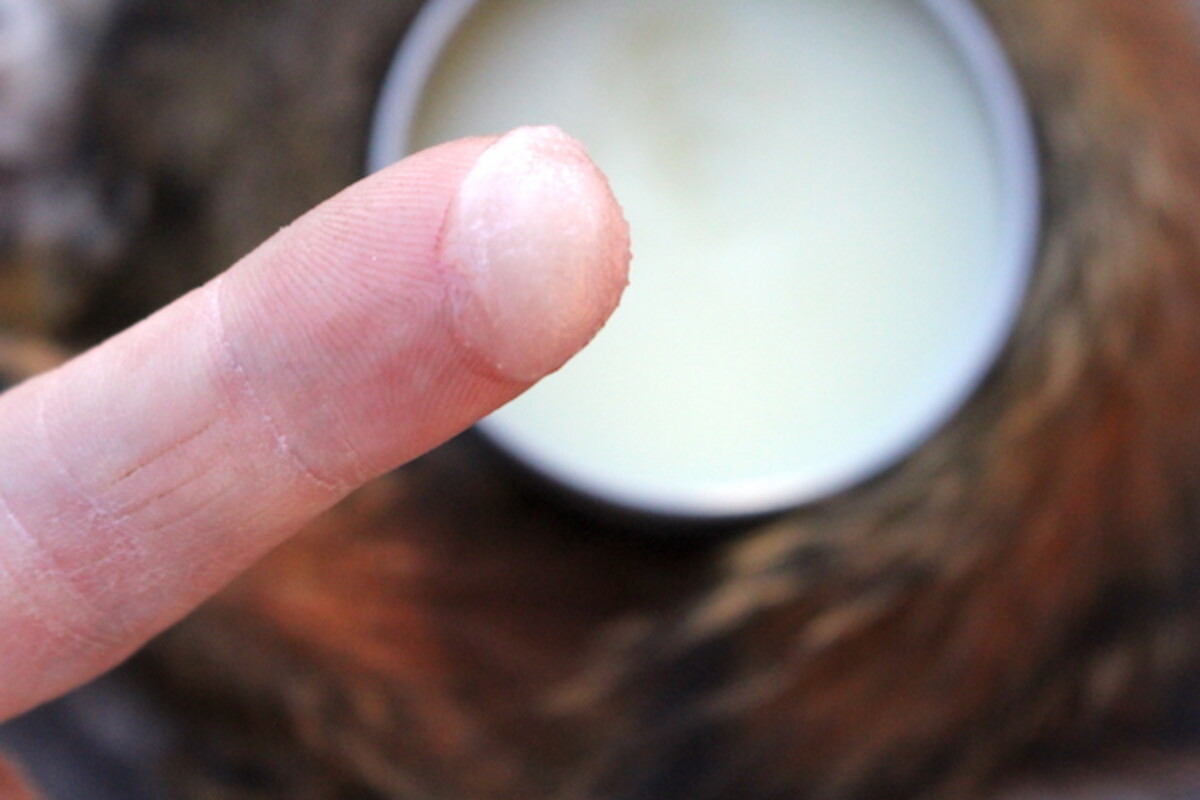 Testing the texture of fatwax made with squirrel fat