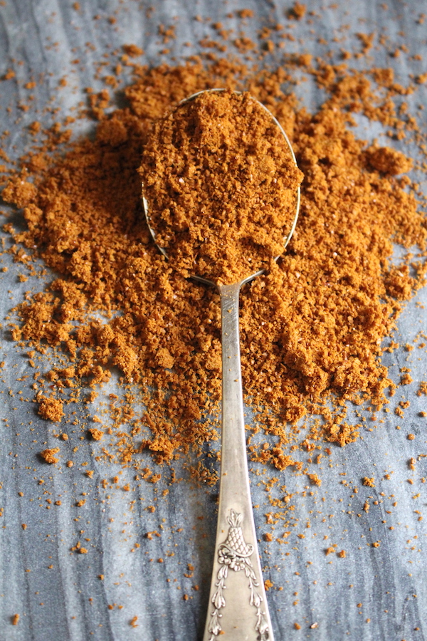 Homemade apple sugar ~ Apples contain quite a bit of natural sugar, but can it be extracted for use in cooking?
