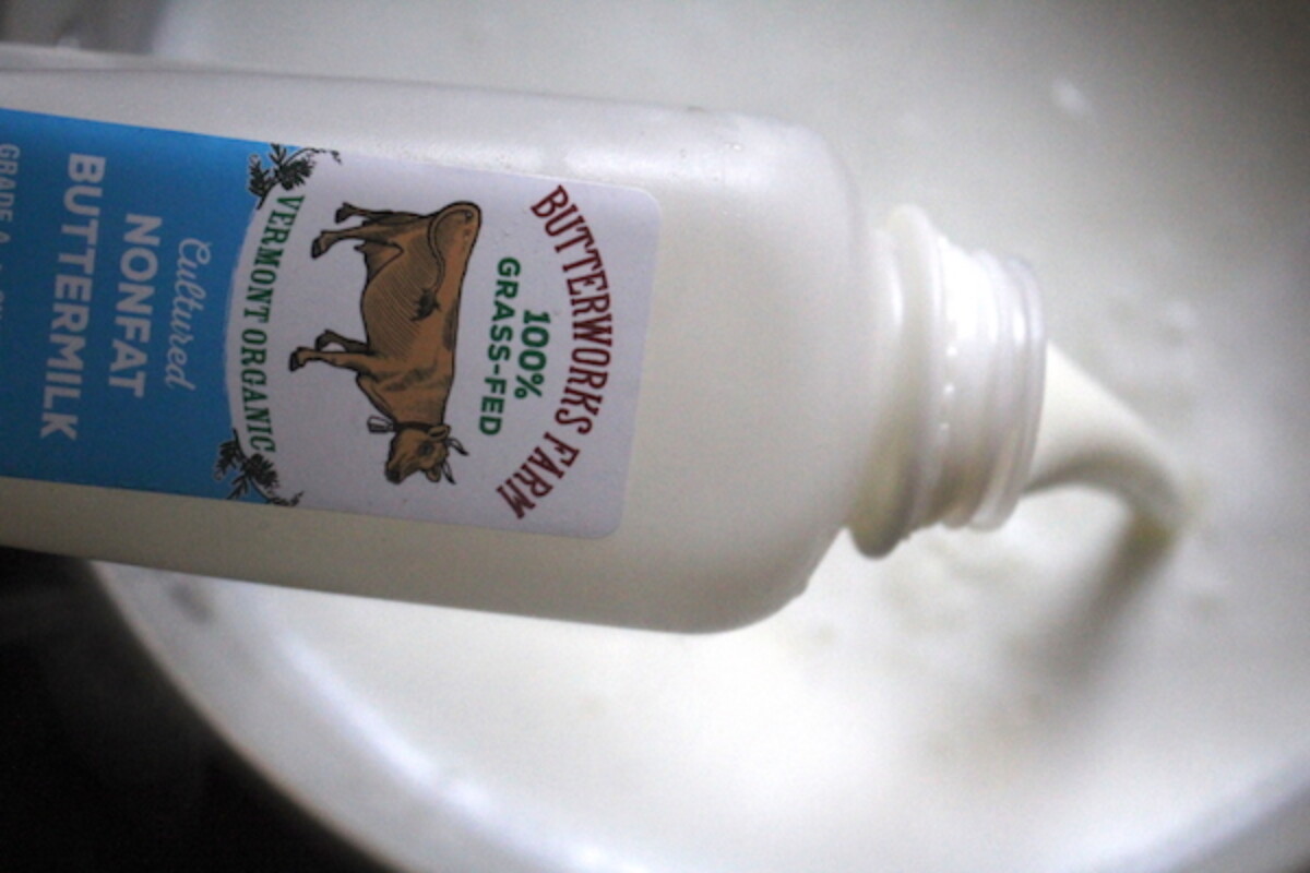 Adding buttermilk to make homemade farmers cheese