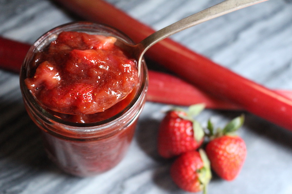 Low sugar strawberry rhubarb jam with fresh fruit