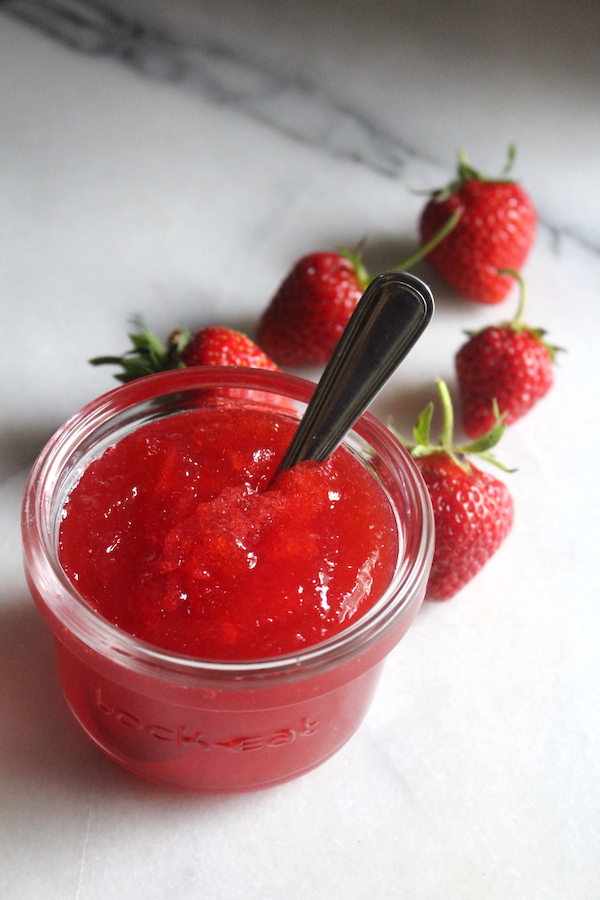 Easy homemade strawberry jelly recipe