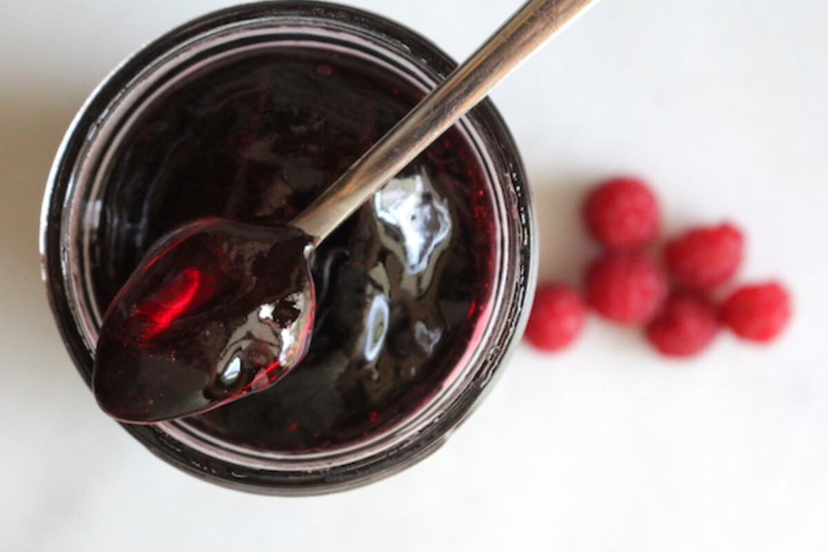 Homemade Raspberry Jelly (Seedless Raspberry Jam)
