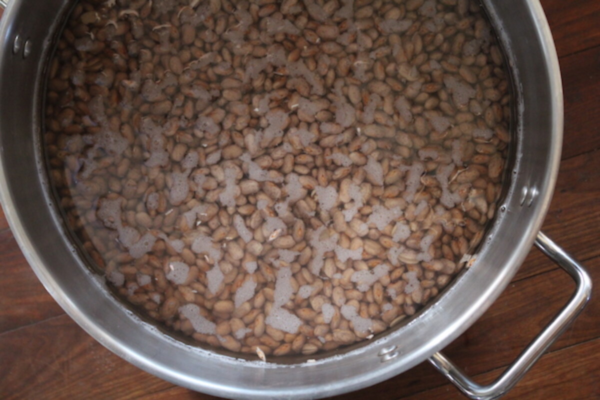 Soaking beans for canning