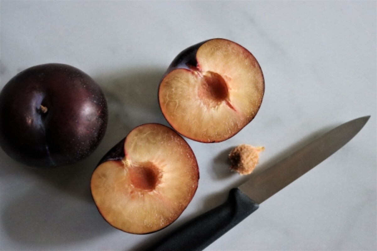 freestone plums may be canned in halfs or as whole plums