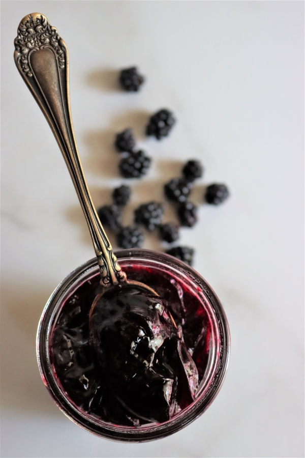 Firm set blackberry jelly without added pectin