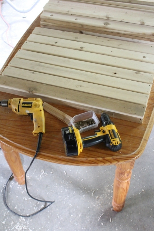 Apple rack drawer with the slats attached.