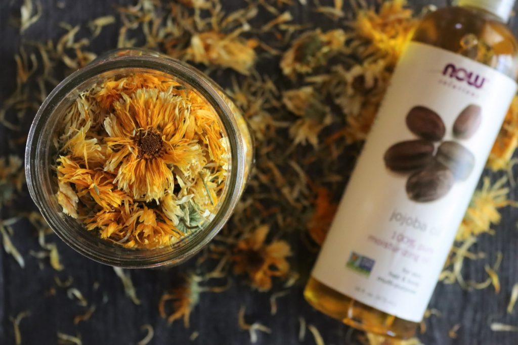 making Calendula oil