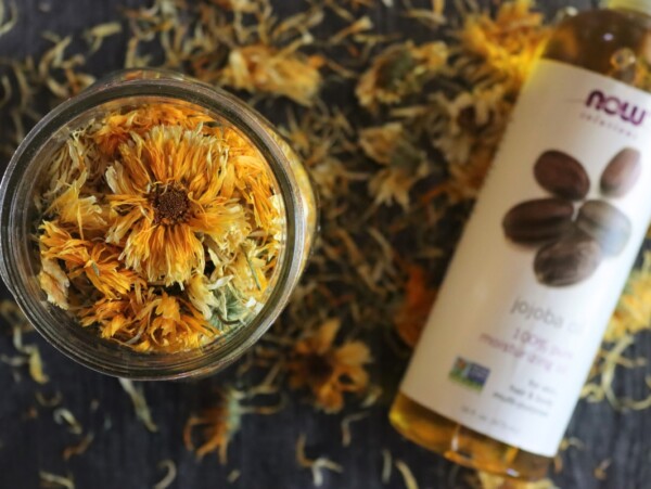 making Calendula oil