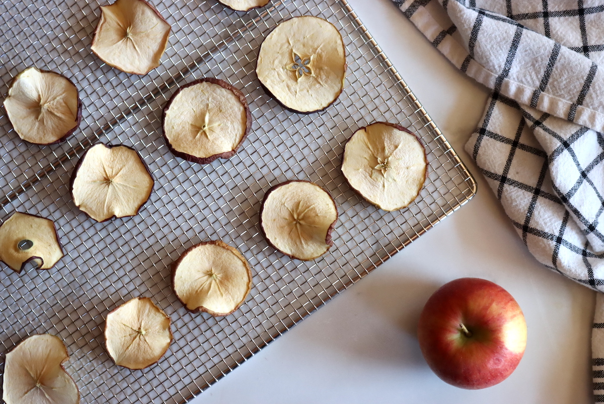 How to Dehydrate Apples (DIY Apple Chips)