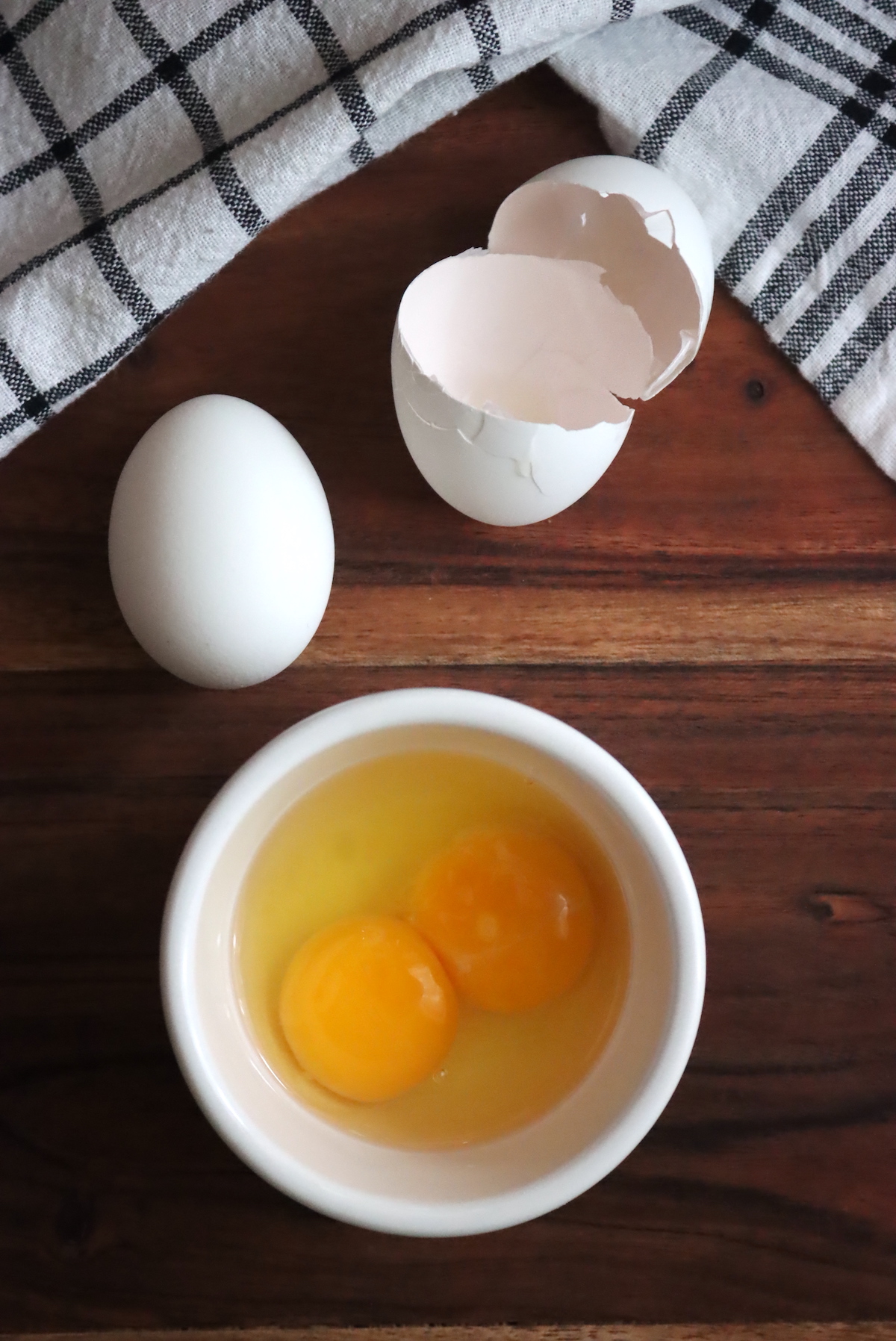 Cracking Double Yolk Eggs